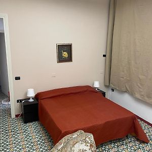 Camera grande con letto king size